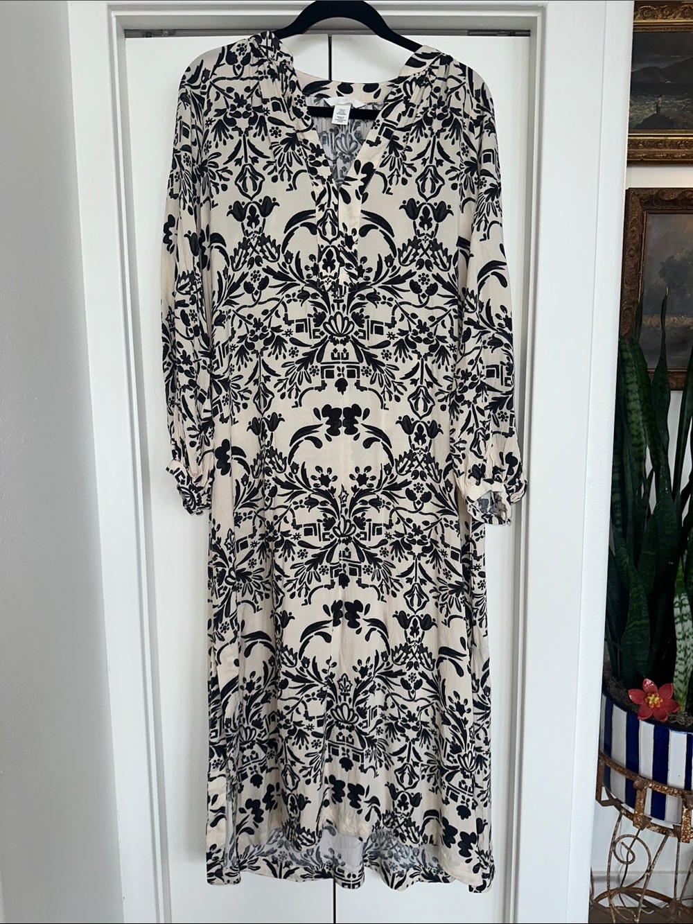 Beige and Black Patterned Long-Sleeve H&M Dress